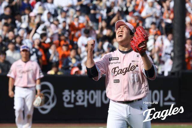 박상원이 류현진의 승리를 지켰다./한화 이글스