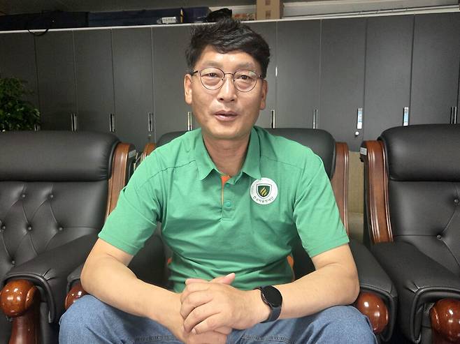 정용득 전국자율방재단연합회 회장은 제5대 회장으로 취임하며 국민이 '재난이 발생해도 자율방재단이 있어 안심된다'고 믿을 수 있는 대한민국 최고의 민간 재난 예방 조직을 만드는 데 전국의 방재단원들과 함께 최선을 다하겠다고 밝혔다. /박현기 기자 jcnews8090@incheonilbo.com