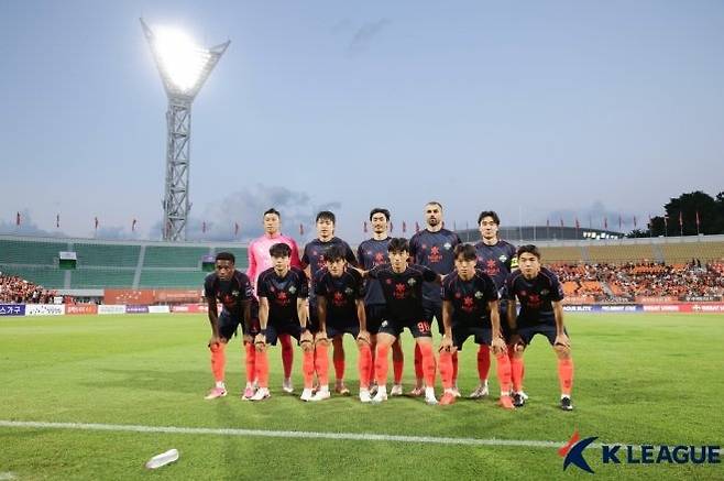 강원 FC 선수들. 사진=한국프로축구연맹