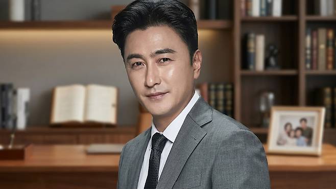 무일푼 청년에서 수십억원대 자산가로 성장한 안정환의 실전 기록. 이혜원 라이프스타일컴퍼니 제공 이미지 재구성