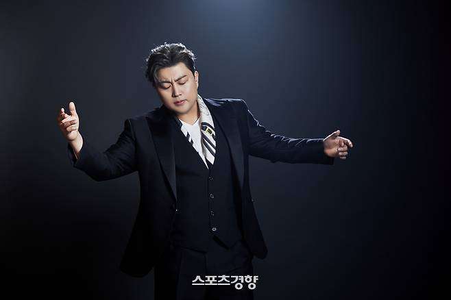 가수 김호중이 소속된 아트엠앤씨가 최근 고강도 세무조사를 받은 사실이 확인됐다. 아트엠앤씨 제공