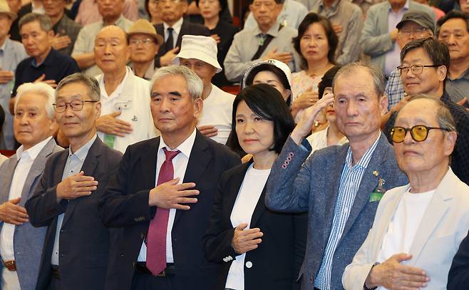 왼쪽부터 허화평 이사장, 주대환 의장, 이영훈 공동대표, 이진숙 국민의힘 의원. 김정효 기자 hyopd@hani.co.kr