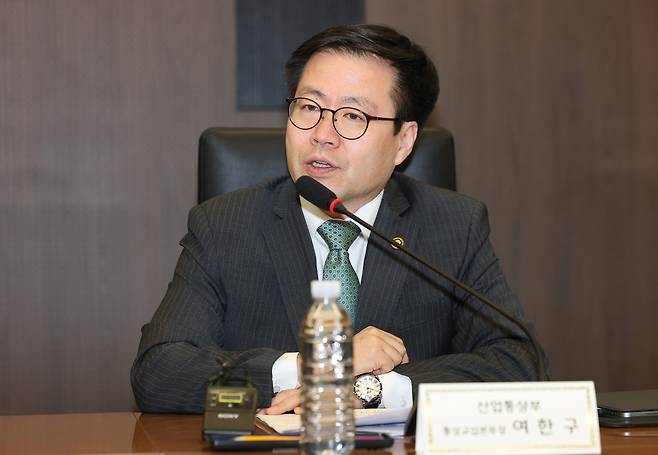 여한구 산업통상부 통상교섭본부장이 9일 서울 중구 대한상공회의소에서 열린 철강보호무역조치 관련 민관 합동 점검회의에서 인사말하고 있다. (연합뉴스)