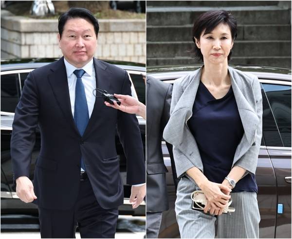 최태원 SK그룹 회장이 재산분할 파기환송심에 불복하고 재상고장을 제출한 가운데 노소영 아트센터 나비 관장이 SK 반도체 사업 성장에 실질적인 기여가 없었다는 의견이 나온다. 사진은 최태원 회장과 노소영 관장이 법원에 출석하고 있는 모습./사진=연합뉴스 제공