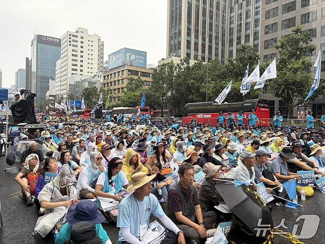 광복절인 15일 민주노총이 숭례문에서 자주평화대회를 열고 있다. 2026.8.15 ⓒ 뉴스1 한수민 수습기자