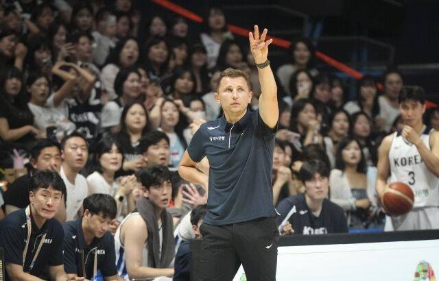니콜라스 마줄스 감독/대한민국농구협회 제공