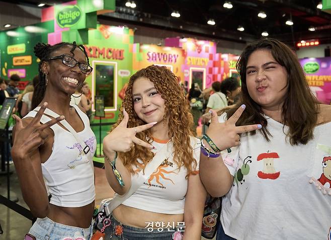 CJ제일제당이 ‘케이콘(KCON) LA 2026’에서 준비한 모션 챌린지에 현지 관람객들이 즐겁게 참여하고 있다. CJ제일제당 제공