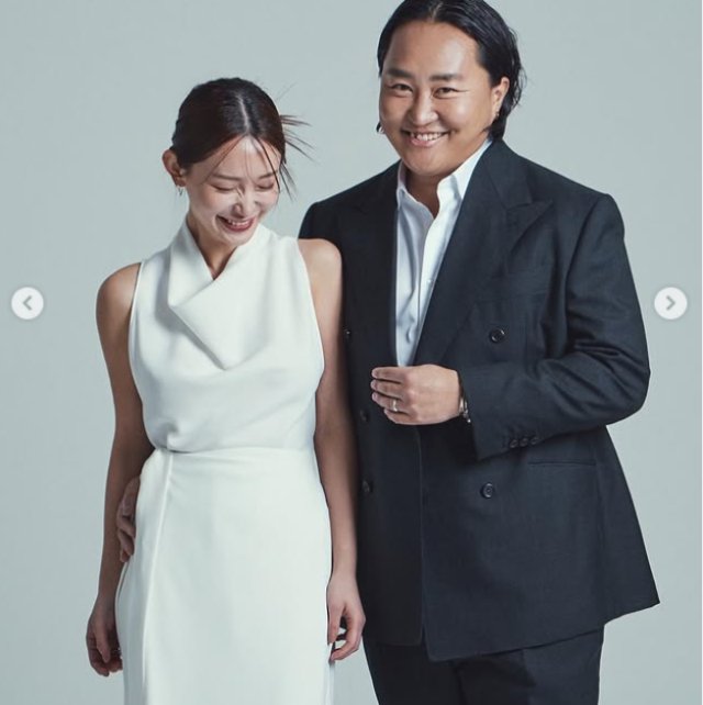 이날 방송에서는 AI 합성 기술을 의심하게 만드는 조째즈 아내의 독보적이고 화려한 비주얼이 사진으로 공개되어 출연진과 시청자들의 감탄을 자아냈다./조째즈 소셜미디어