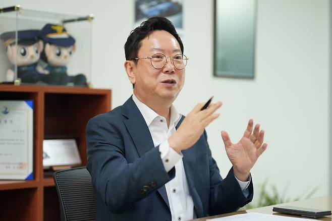 김 의원이 지역 관광 경쟁력 강화와 올림픽선수촌아파트 재건축 등 송파 주요 현안에 대해 말하고 있다. 양정원 기자