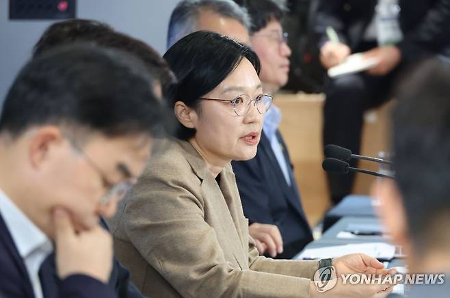 발언하는 한성숙 국무총리 (서울=연합뉴스) 안정원 기자 = 한성숙 국무총리가 19일 서울 마포구 SVC서울에서 열린 창업생태계 강화 대토론회에서 발언하고 있다. 2026.8.19 jeong@yna.co.kr