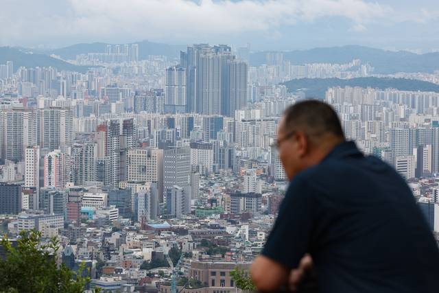서울 남산에서 바라본 아파트 밀집 지역의 모습. 뉴시스
