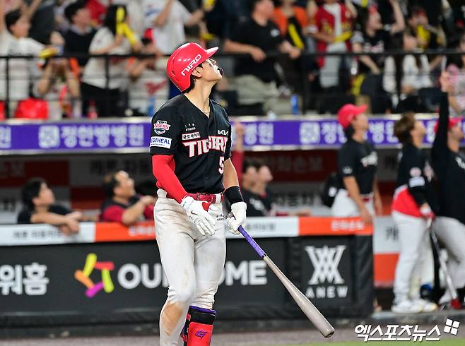 19일 오후 대전 한화생명 볼파크에서 열린 '2026 신한 SOL Bank KBO리그' KIA 타이거즈와 한화 이글스의 경기, 9회초 1사 2,3루 KIA 김도영이 스리런 홈런을 날리고 있다. 대전, 김한준 기자