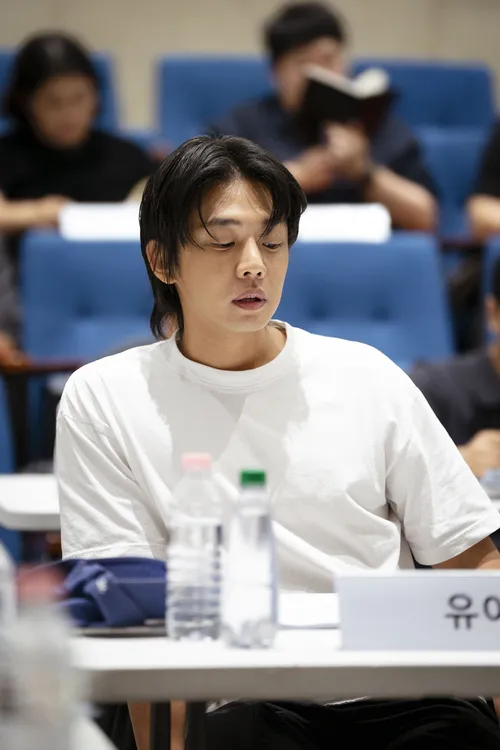장재현 감독 영화 <뱀피르>로 스크린 복귀하는 배우 유아인. NEW 제공