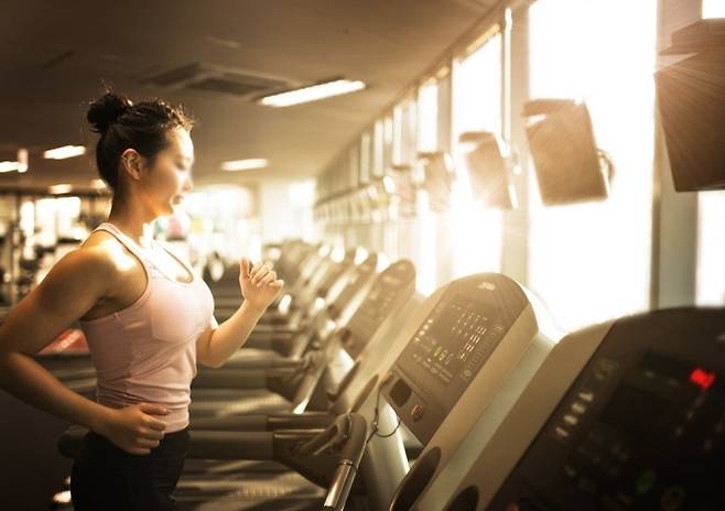 짧은 시간 동안 강도 높은 운동을 하는 것이 장시간 중간 강도의 운동보다 체내에 더 큰 변화를 일으킬 수 있다는 연구 결과가 나왔다. 아이클릭아트 자료사진