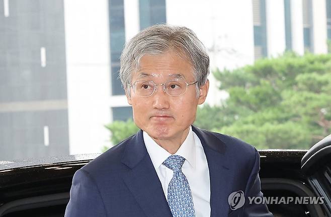 출근하는 조희대 대법원장 (서울=연합뉴스) 이진욱 기자 = 조희대 대법원장이 21일 서울 서초구 대법원으로 출근하고 있다. 2026.8.21 cityboy@yna.co.kr