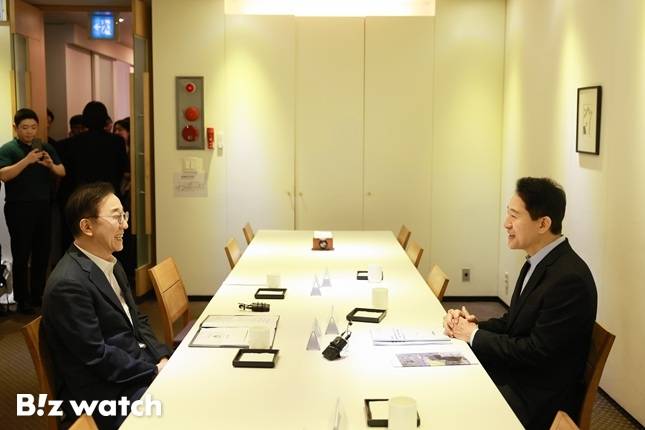 김윤덕 국토교통부 장관(왼쪽)과 오세훈 서울시장이 지난 20일 면담을 가졌다./사진=국토교통부 제공