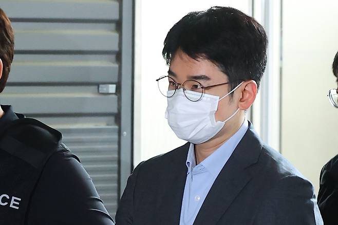 검찰 향하는 정이한. 연합뉴스