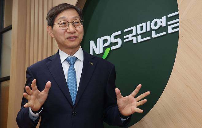 지난 27일 김성주 국민연금공단 이사장이 매일경제신문과 인터뷰하고 있다. 이승환 기자