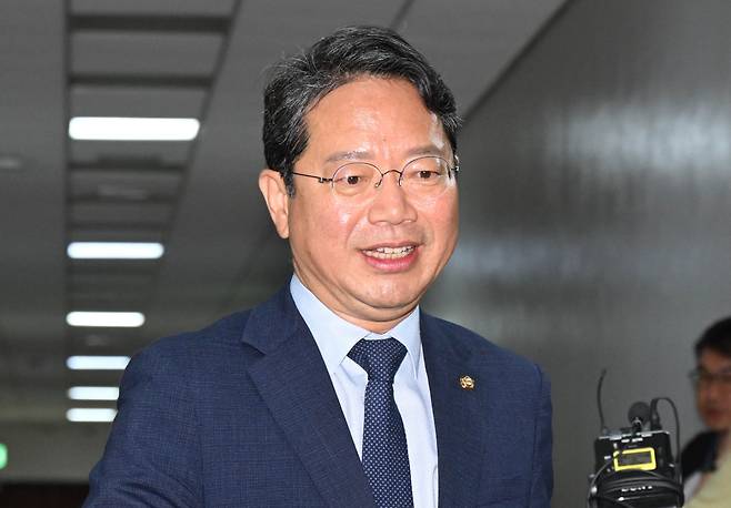 김승원 법무부장관 후보자가 31일 서울 여의도 국회에서 지명 소감을 밝히고 있다. 이병주 기자