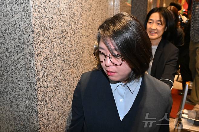 용혜인 성평등가족부 장관 후보자가 2일 오전 서울 서대문구 한국청소년활동진흥원에 마련된 인사청문회 준비사무실로 첫 출근하고 있다. (공동취재) 2026.9.2 ⓒ 뉴스1 박지혜 기자