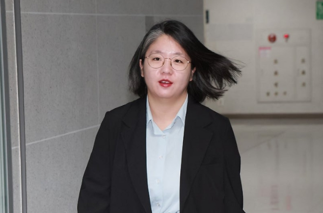 성평등가족부 장관 후보자인 용혜인 기본소득당 원내대표가 8월31일 국회 의원회관 자신의 사무실로 출근하고 있다. ⓒ연합뉴스