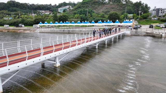 경북 영주교 하류에 완공된 스윙교. 영주시 제공