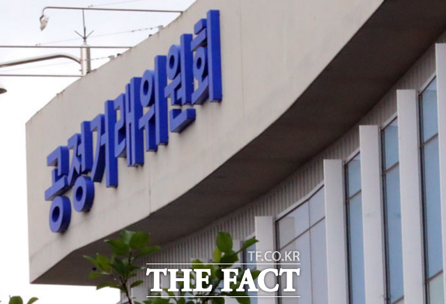 사조동아원은 지난 5월 밀가루 담합으로 1831억원의 과징금을, 두 달 뒤에는 사조CPK가 전분당 담합으로 2001억원의 과징금을 받았다. 두 회사가 공정위로부터 부과받은 과징금만 3832억원에 이른다. /뉴시스