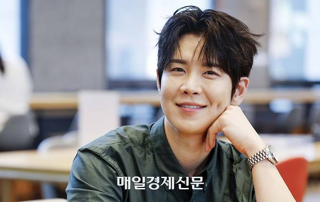 MBN ‘무명전설-트롯 사내들의 서열전쟁’을 통해 스타로 떠오른 가수 장한별. 김호영 기자
