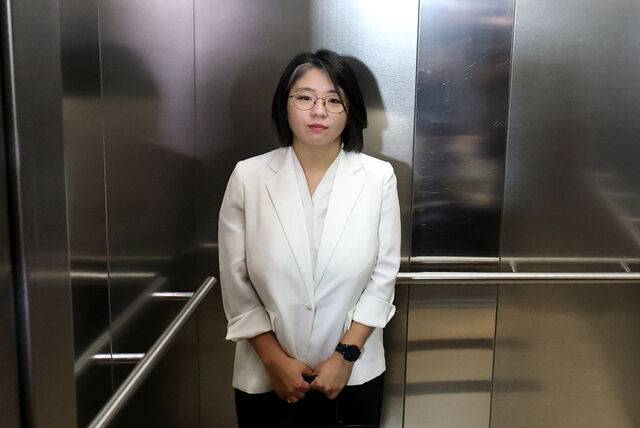 출근하는 용혜인 성평등가족부 장관 후보자 (서울=연합뉴스) 이진욱 기자 = 용혜인 성평등가족부 장관 후보자가 4일 서울 서대문구에 마련된 인사청문회 준비 사무실로 출근하고 있다. 2026.9.4 cityboy@yna.co.kr (끝) <저작권자(c) 연합뉴스, 무단 전재-재배포, AI 학습 및 활용 금지>