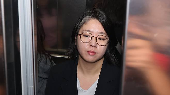 용혜인 성평등가족부 장관 후보자가 7일 오전 서울 서대문구 한국청소년활동진흥원에 마련된 인사청문회 준비 사무실로 출근하고 있다. /최기웅 기자