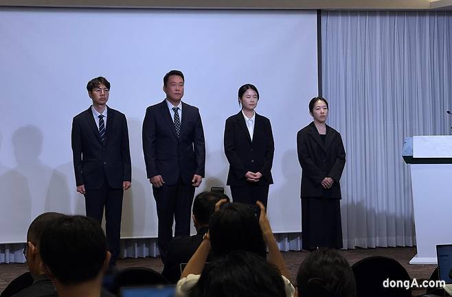 사과하는 티빙 임원들. 김영호 기자 rladudgh2349@donga.com