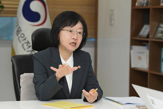 오유경 식품의약품안전처장이 지난 2일 충북 청주시 식약처 청사에서 본보와 인터뷰를 하고 있다. 식품의약품안전처 제공
