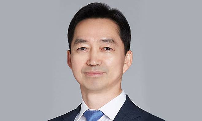 윤호중 행정안전부 장관이 7일 초대 중대범죄수사청장 후보자로 김지용 법무법인 에이펙스 변호사를 대통령에게 제청했다. 행정안전부 제공