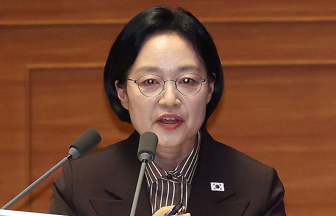 한성숙 국무총리가 9일 서울 여의도 국회에서 열린 제439회국회(정기회) 제5차 본회의 대정부 질문에서 정치에 관한 질문에 답변하고 있다. 2026.9.9/뉴스1
