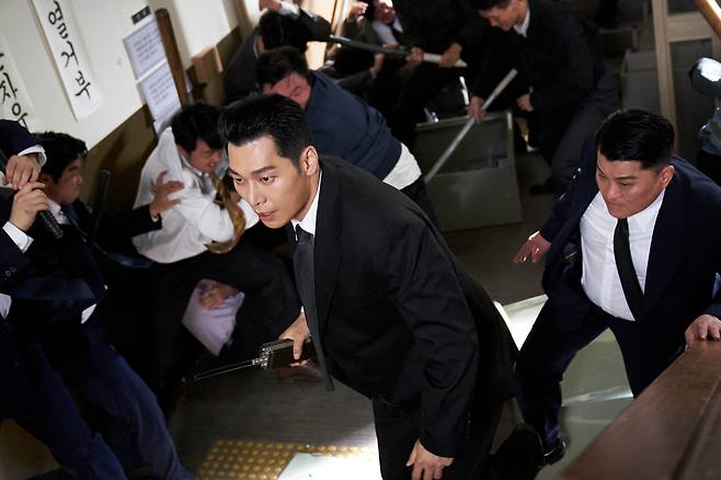 영화 ‘암살자(들)’의 스틸컷. 사진 제공=하이브미디어코프