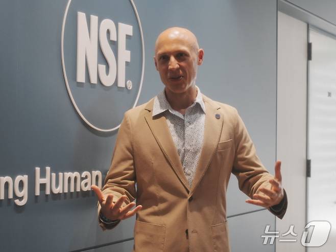 데이비드 낸스 NSF 본사 본부장이 8일 서울 성동구 NSF코리아 사무실에서 뉴스1과 인터뷰하고 있다. ⓒ 뉴스1