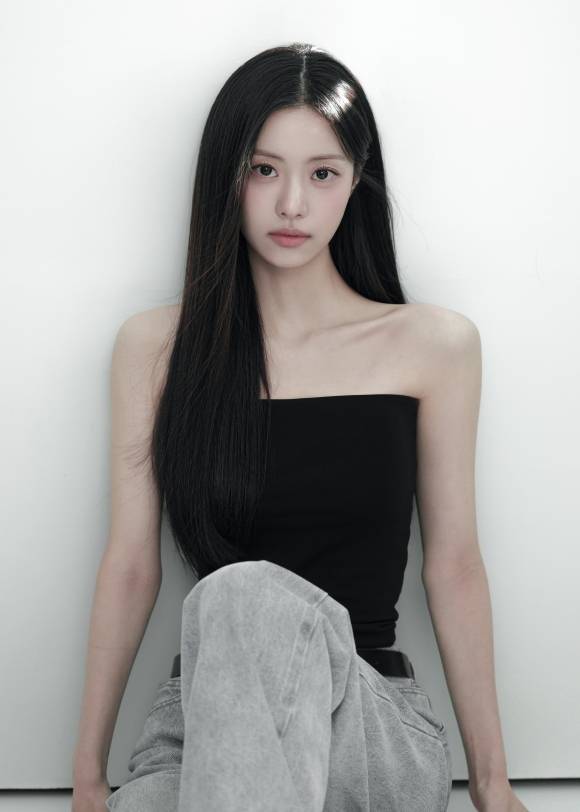 배우 김가람이 지난 6월 전속계약을 체결한 매니지먼트 구에서 새 프로필 사진을 공개했다. /매니지먼트 구
