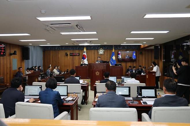 지난달 3일 경북 울진군의회 제293회 임시회 개회식이 진행되고 있다. 사진 울진군의회
