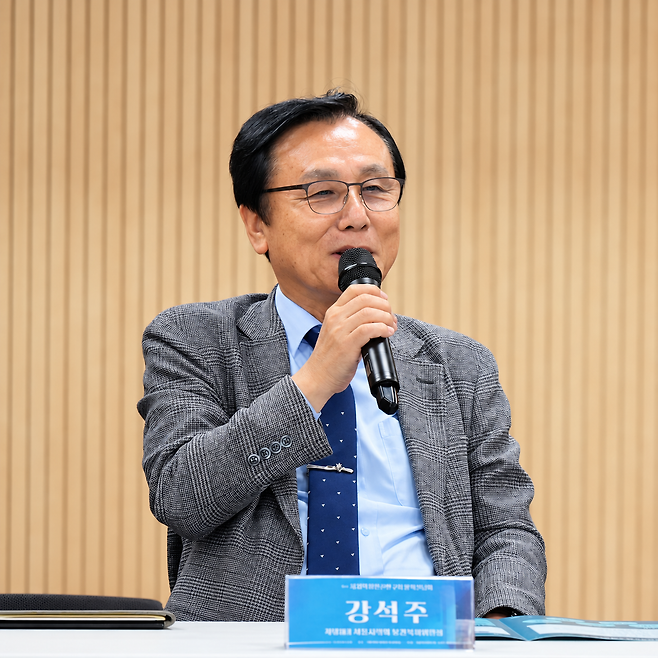 강 전 위원장이 서울의정언론연구회 고문으로서 복지·보건 분야의 현장 중심 정책과 시민 체감형 제도 개선의 필요성을 강조하고 있다. 양정원 기자