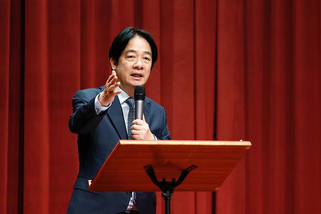 8월17일 라이칭더 타이완 총통이 2027년 전 국민에게 1인당 1만 타이완달러의 ‘AI 보너스’를 지급하겠다고 밝혔다. ⒸEPA