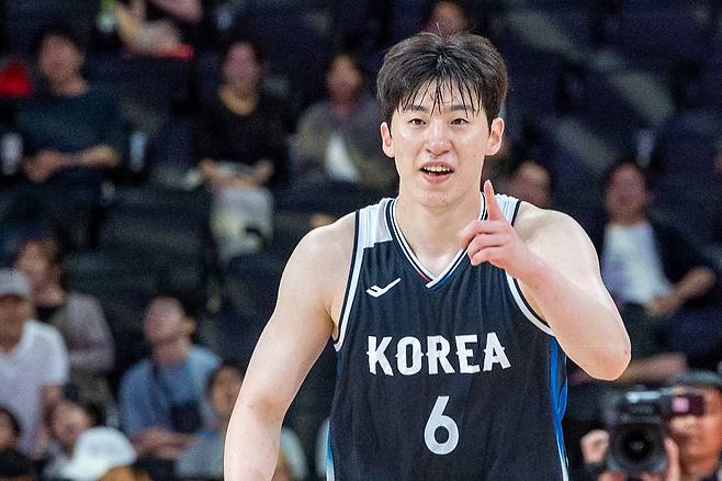 13일 오후 일본 나고야 아이치 인터내셔널 아레나에서 열린 2026 아이치·나고야 아시안게임 남자농구 A조 예선 대한민국과 일본의 경기, 한국 이정현이 3점슛을 넣은 뒤 기뻐하고 있다. 뉴스1