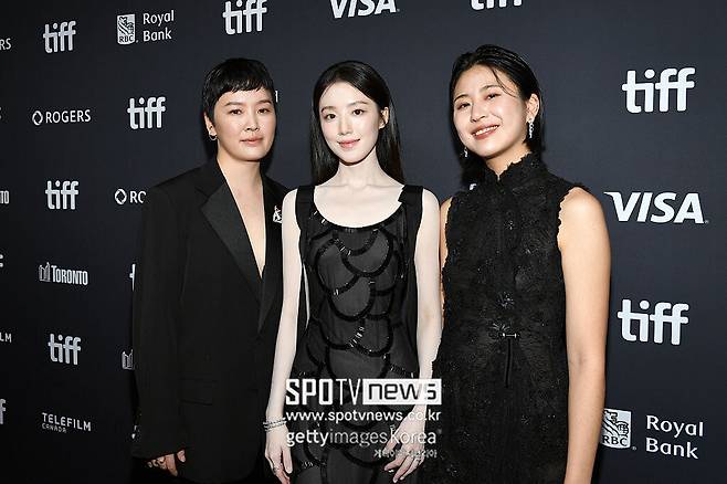 ▲ '오래오래 행복하게' 토론토국제영화제 프리미어에 참석한 주역들. 맨 왼쪽이 피오나 론 감독, 가운데가 슈화 예. ⓒ게티이미지