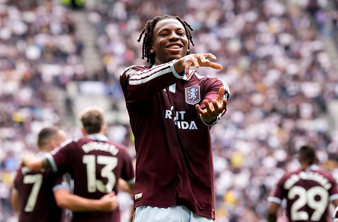 Aston Villa's Johan Manzambi celebrates as he scores the opening goal during the English Premier League soccer match between Tottenham Hotspur and Aston Villa, at Tottenham Hotspur Stadium in London, Saturday, Sept. 19, 2026. (Andrew Matthews/PA via AP) UNITED KINGDOM OUT; NO SALES; NO ARCHIVE; PHOTOGRAPH MAY NOT BE STORED OR USED FOR MORE THAN 14 DAYS AFTER THE DAY OF TRANSMISSION; MANDATORY CREDIT
<저작권자(c) 연합뉴스, 무단 전재-재배포, AI 학습 및 활용 금지>