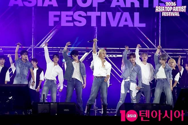 그룹 에이티즈가 'ATA 페스티벌'에서 에너지 가득한 무대를 선사했다./사진=텐아시아 DB, ATA페스티벌