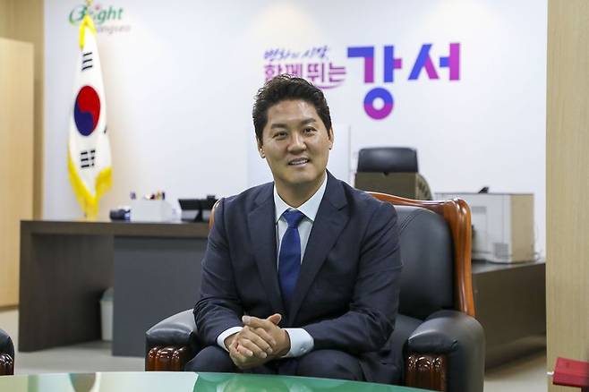 박상준 강서구청장은 파이낸셜뉴스와의 인터뷰에서 "교통과 생활 인프라·교육·문화·복지 등 주민이 일상에서 변화를 느낄 수 있도록 최선을 다하겠다"고 밝혔다. 강서구 제공