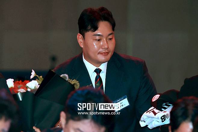 ▲ 올해 울산 웨일즈 소속으로 KBO 퓨처스리그에 출전한 최지만이 21일 열린 2027 KBO 신인드래프트에서 2라운드 15순위로 KT 위즈의 지명을 받았다. 1라운드 지명이 예상되기도 했지만 2라운드까지 밀린 끝에 마법사 군단에 합류하게 됐다. ⓒ곽혜미 기자