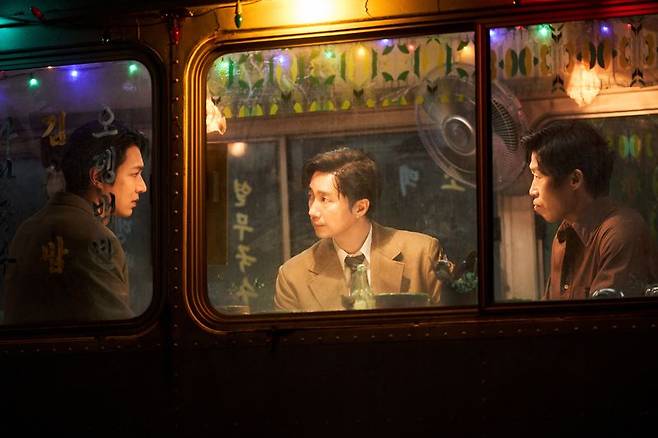 영화 '암살자(들)' 보도스틸. 하이브미디어코프 제공