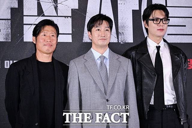 배우 유해진과 박해일, 이민호(왼쪽부터)가 지난 8일 오후 서울 강남구 메가박스 코엑스에서 열린 영화 ‘암살자(들)’ 언론시사회 및 기자간담회에 참석해 포즈를 취하고 있다. /서예원 기자