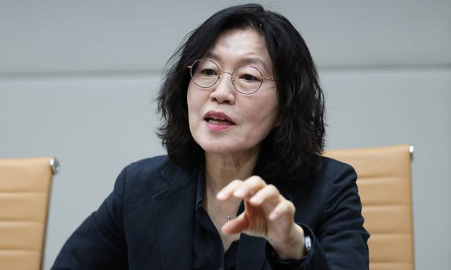 김경민 국회입법조사처 입법조사관이 지난 15일 국회에서 세계일보와 만나 “기후위기로 재난의 양상이 바뀌고 있다”며 “재난 발생 자체를 막을 수는 없어도 손실은 상당히 줄일 수 있다”고 말하고 있다. 허정호 선임기자