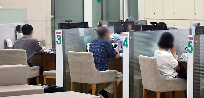 서울 시내의 한 은행 대출 창구 모습 ⓒ연합뉴스